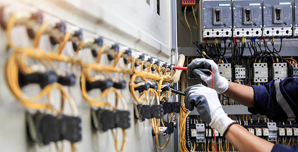 Professional Electrician technician working in Lake Shore, WA